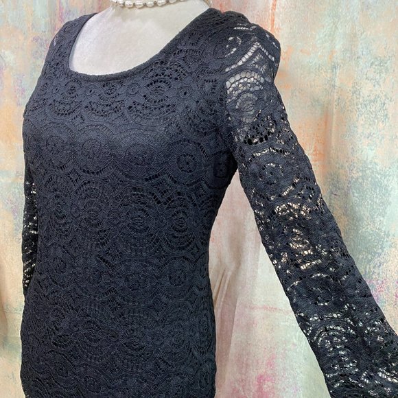 πLiz Claiborne Beautiful Midi Lace Dress with long Lace Sleeves - Picture 3 of 13